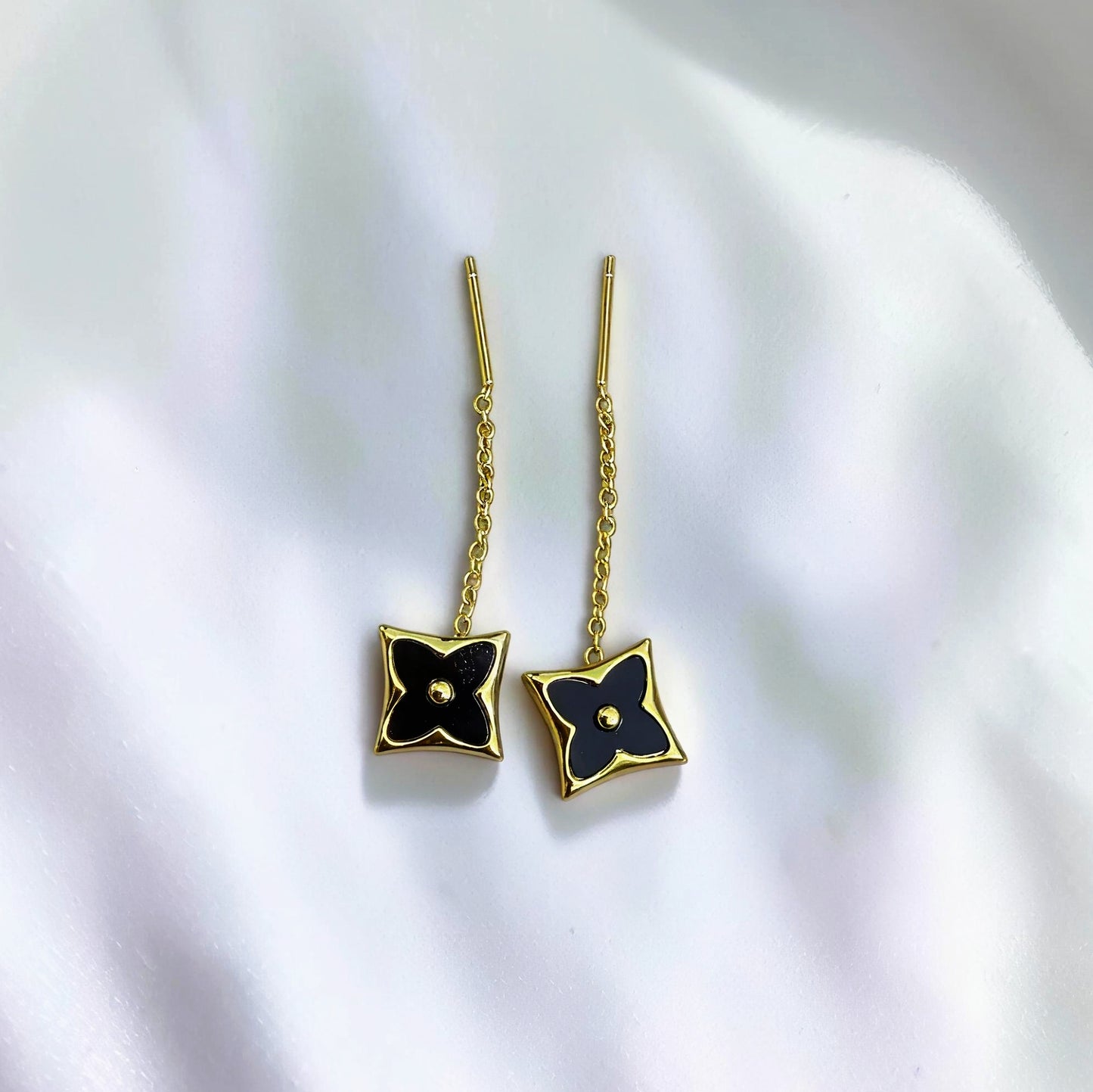 Eclipse Black Star Threader Earrings
