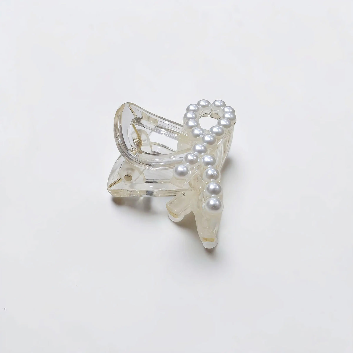 Pearl Bow Claw Clip
